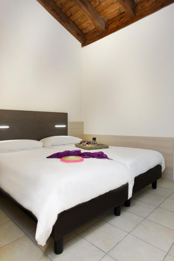 Residence Maroadi Torbole Sul Garda Exteriör bild