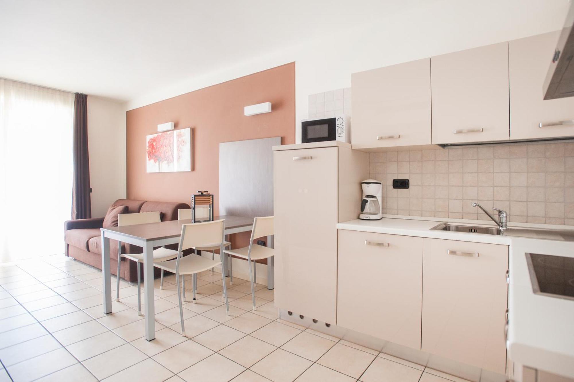 Residence Maroadi Torbole Sul Garda Exteriör bild