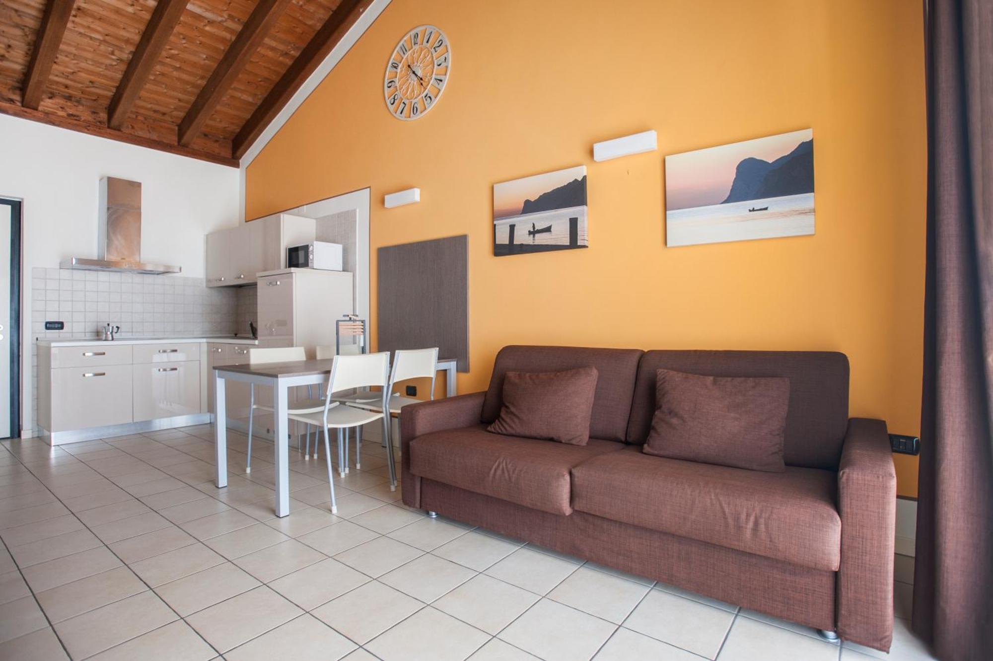 Residence Maroadi Torbole Sul Garda Exteriör bild