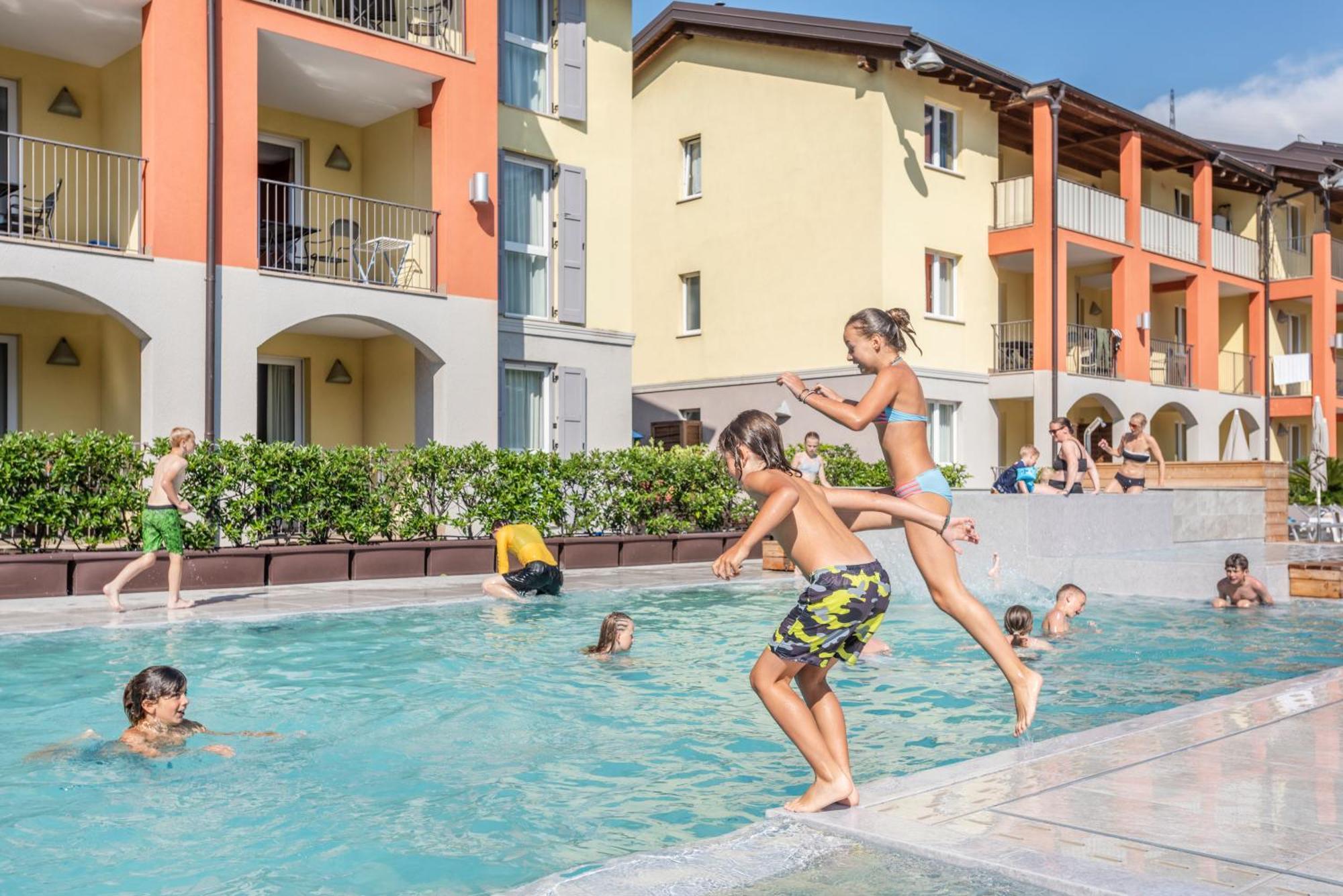 Residence Maroadi Torbole Sul Garda Exteriör bild