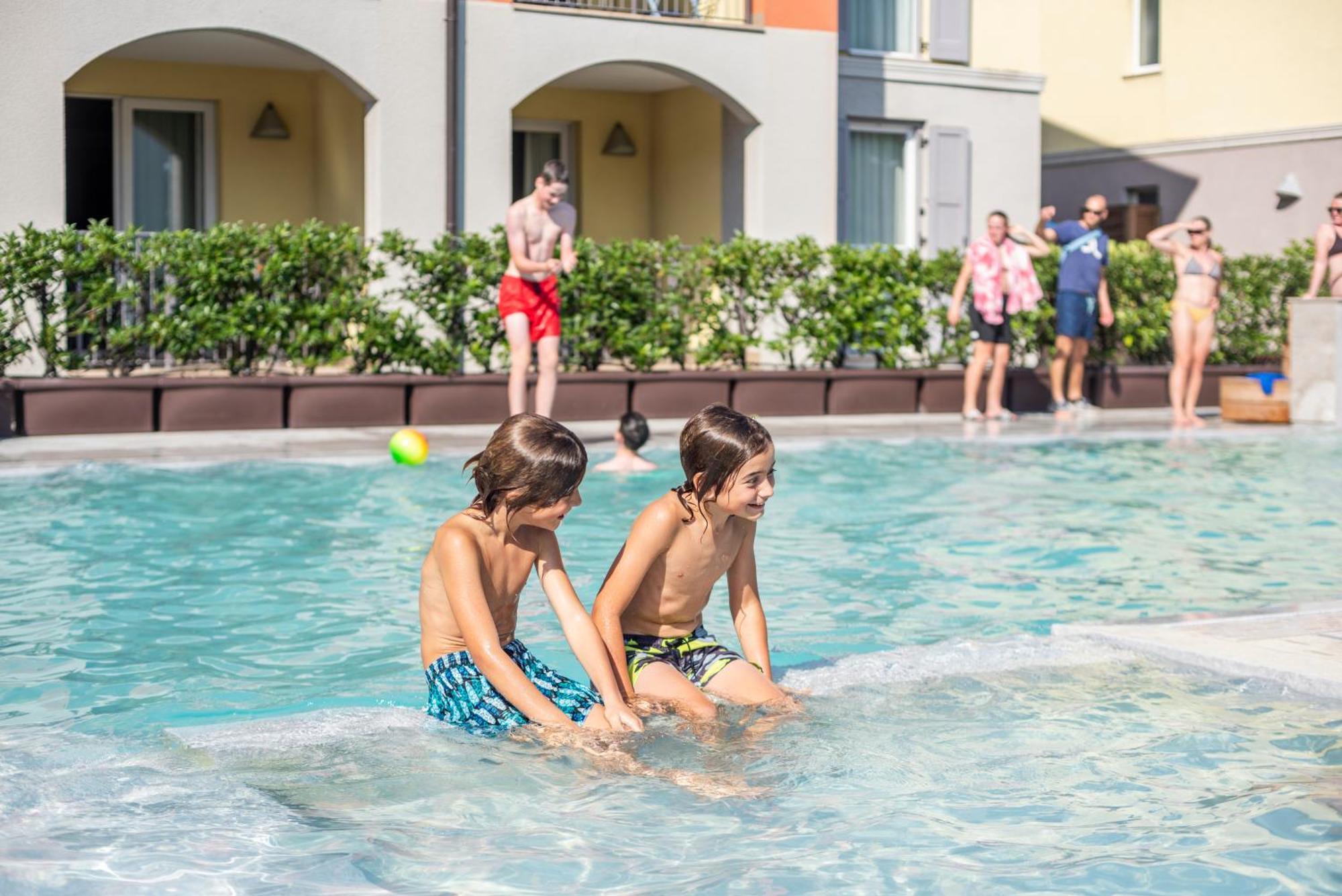 Residence Maroadi Torbole Sul Garda Exteriör bild