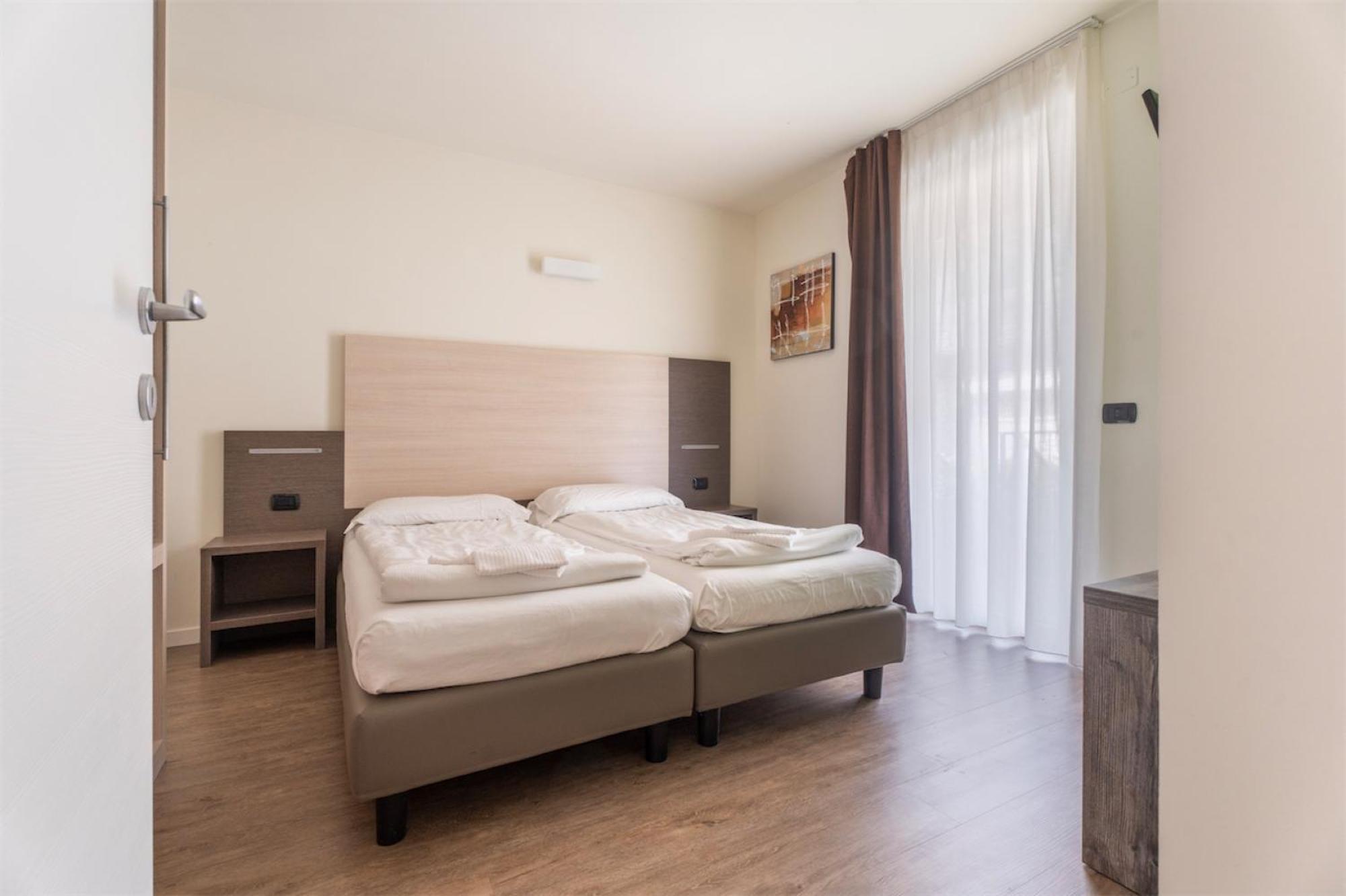 Residence Maroadi Torbole Sul Garda Exteriör bild