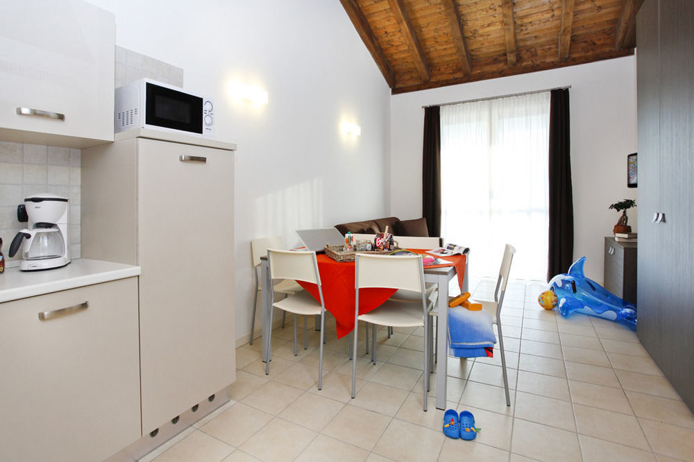 Residence Maroadi Torbole Sul Garda Exteriör bild