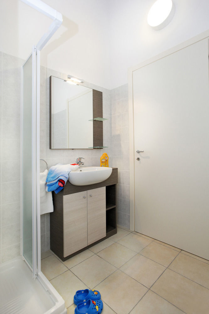 Residence Maroadi Torbole Sul Garda Exteriör bild